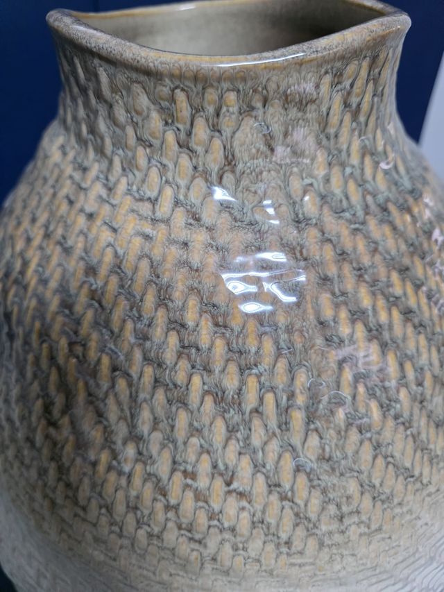 Jarrón grande de cerámica beige