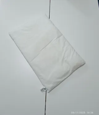 Cuscino bianco per lettino