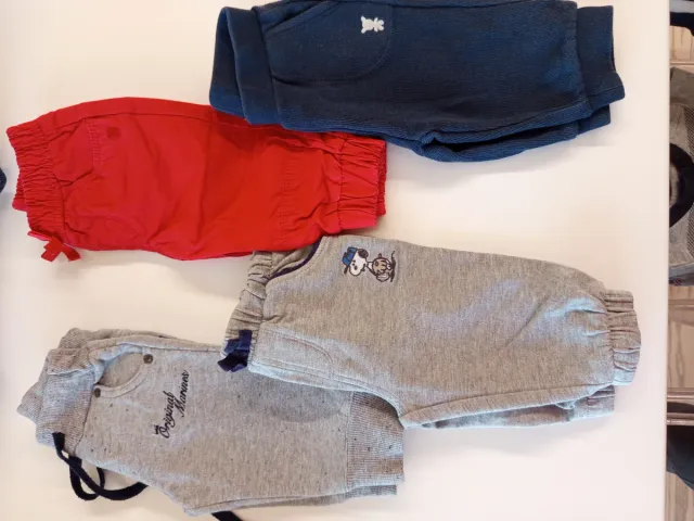 Lotto 4 pantaloni bimbo 0/3 mesi