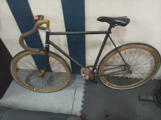 Bicicleta Fixie. Piñon fijo.