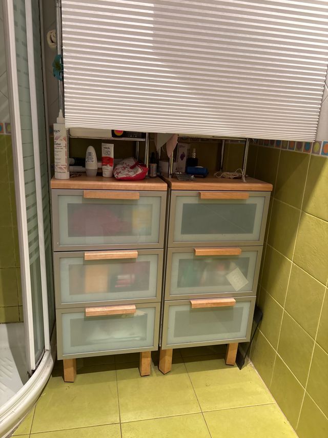 Armarios de baño IKEA - Cajoneras con puertas de c