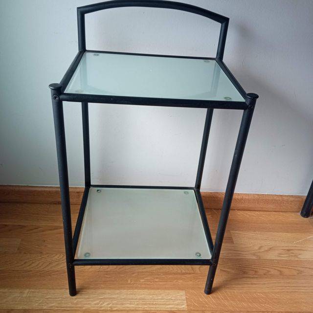 Cabezal con Mesitasde noche cristal y metal negra