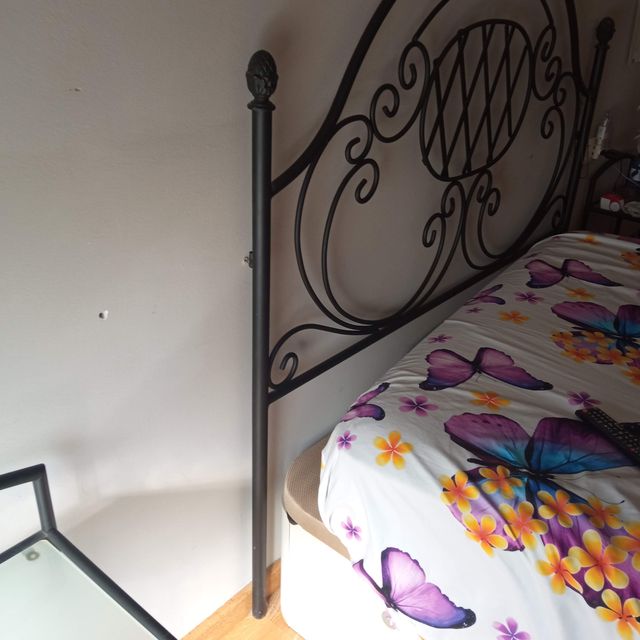 Cabezal con Mesitasde noche cristal y metal negra