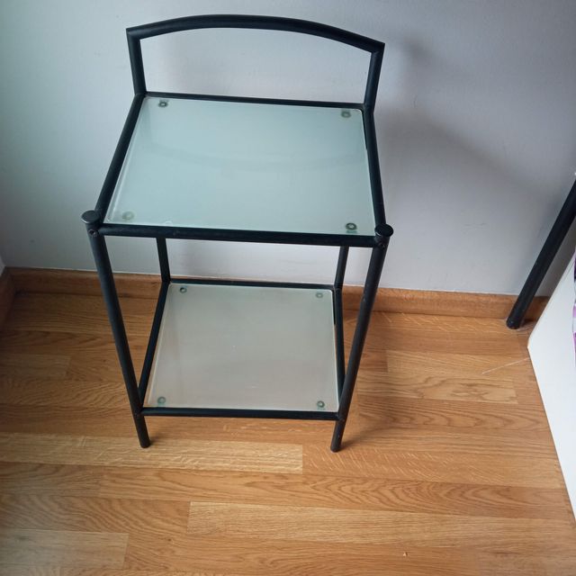 Cabezal con Mesitasde noche cristal y metal negra