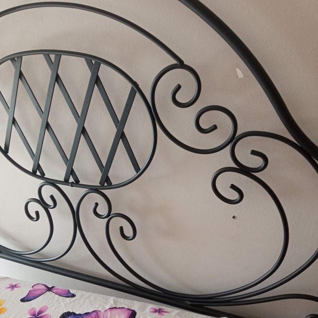 Cabezal con Mesitasde noche cristal y metal negra