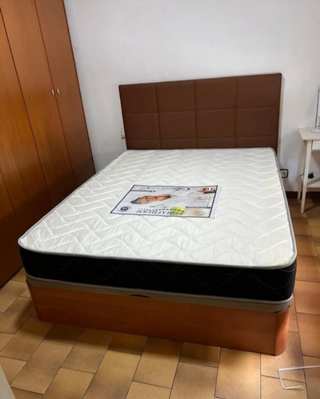 Couch e materassi nuovi - montaggio incluso