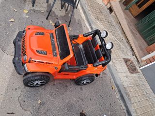 JEEP Todo terreno rojo