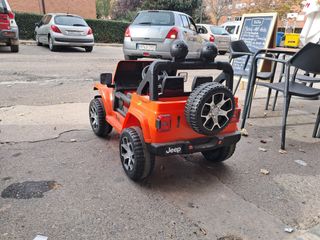 JEEP Todo terreno rojo