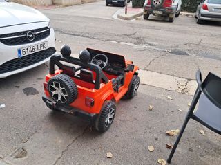 JEEP Todo terreno rojo