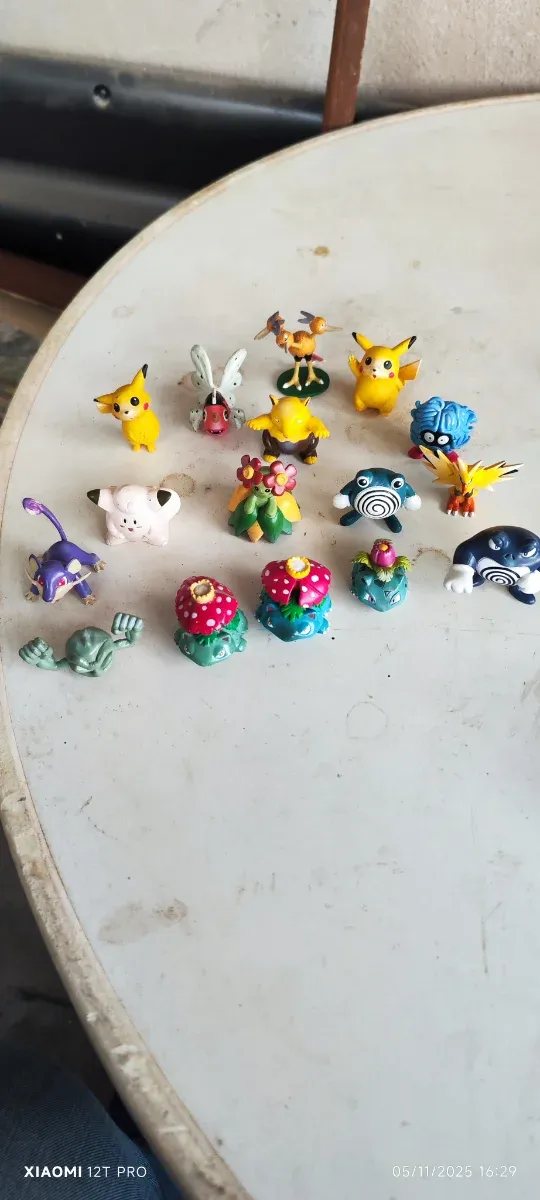 Figuras Pokémon TOMY (16 unidades)