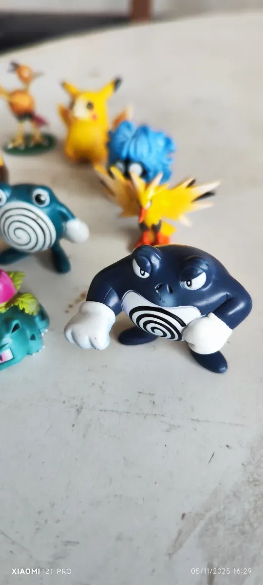 Figuras Pokémon TOMY (16 unidades)