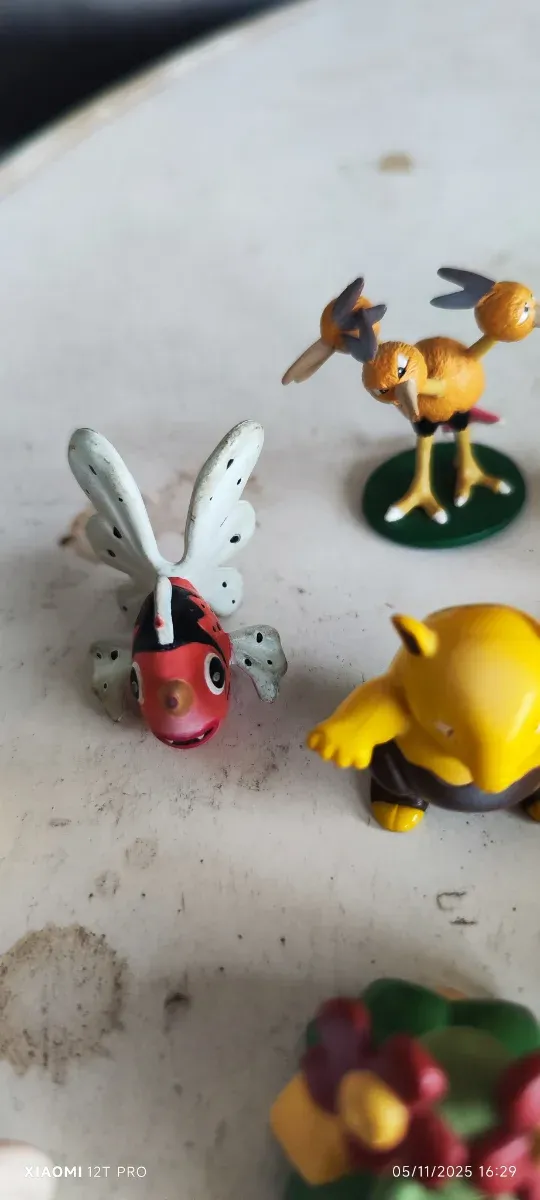 Figuras Pokémon TOMY (16 unidades)