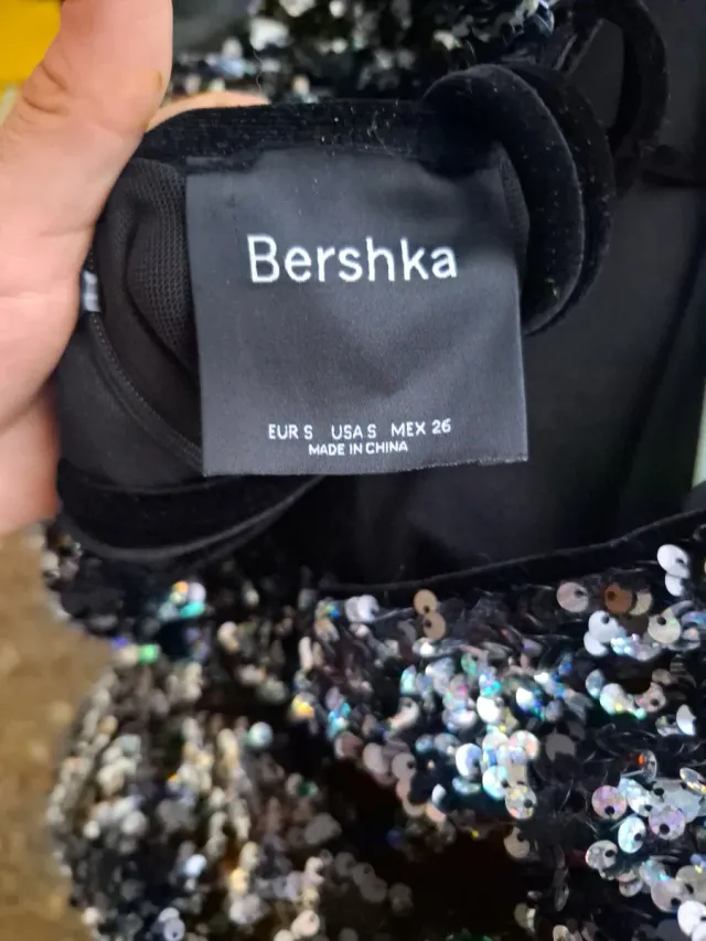 Vestido Bershka lentejuelas negro talla S