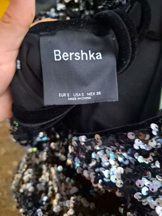 Vestido Bershka lentejuelas negro talla S