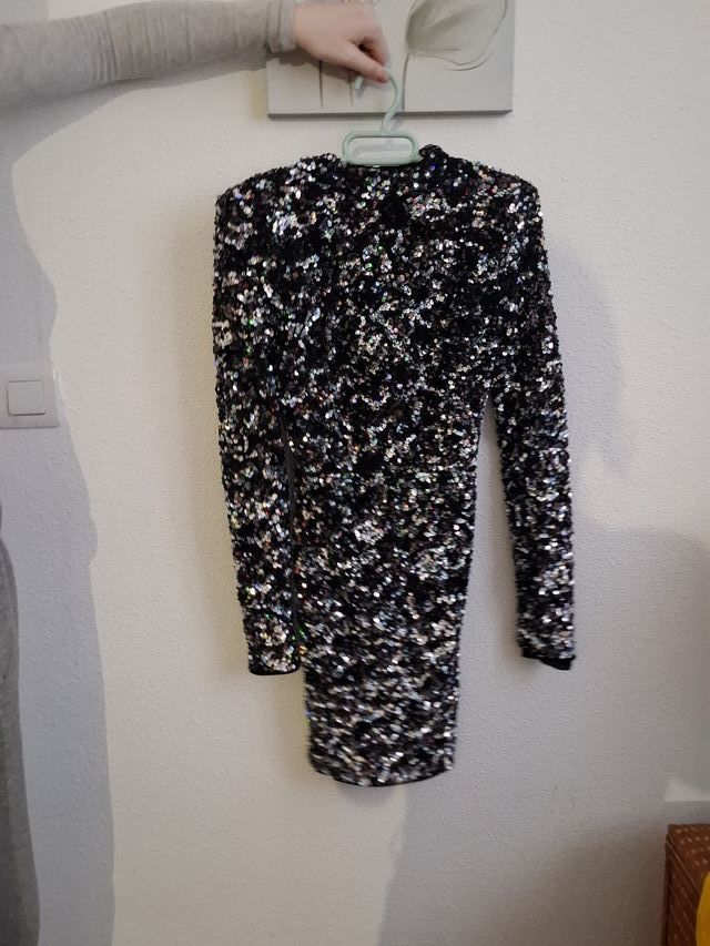 Vestido Bershka lentejuelas negro talla S