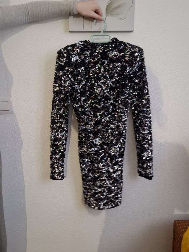 Vestido Bershka lentejuelas negro talla S
