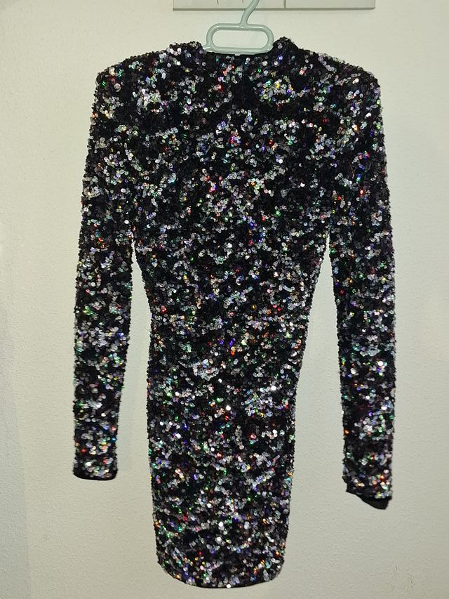 Vestido Bershka lentejuelas negro talla S