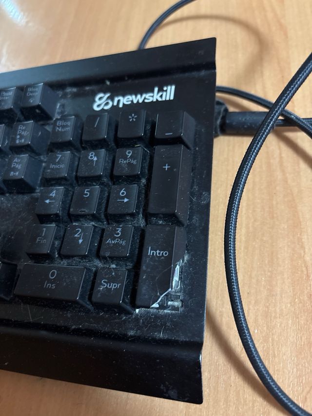 Teclado Newskill Negro