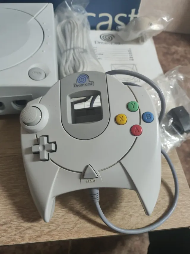 Sega Dreamcast + 2 mandos + Memory Card
