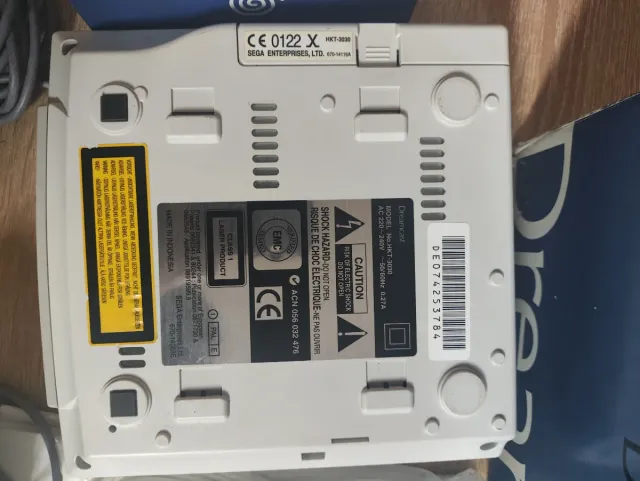 Sega Dreamcast + 2 mandos + Memory Card