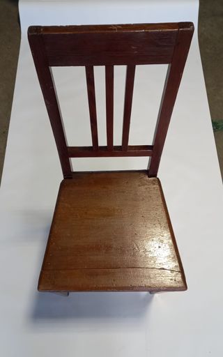 Sedia in legno marrone