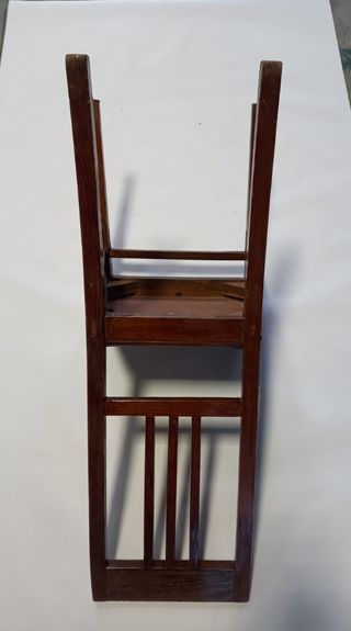 Sedia in legno marrone