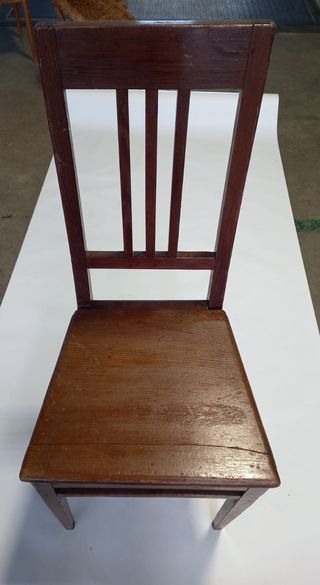 Sedia in legno marrone