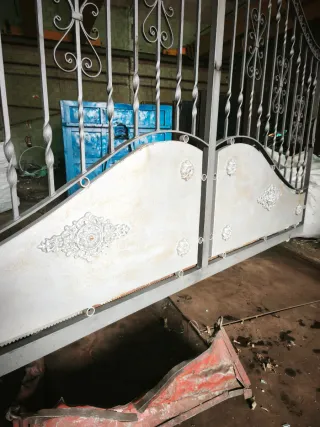 Puerta corredera forja decorada