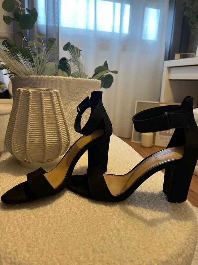 Sandalias tacón negras