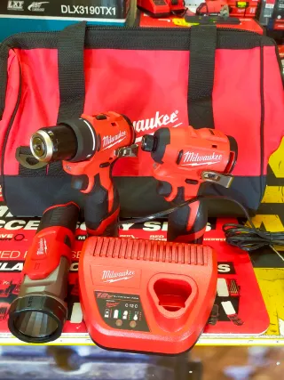 Milwaukee M12 BLPP3A Kit Batería