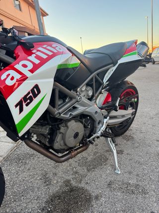 Aprilia Dorsoduro 750