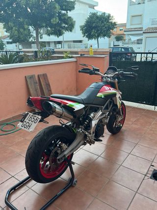 Aprilia Dorsoduro 750