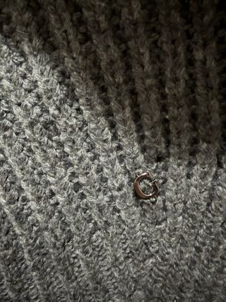 Jersey Guess gris cuello alto, nuevo,