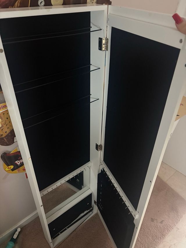 Espejo de pie blanco con almacenamiento