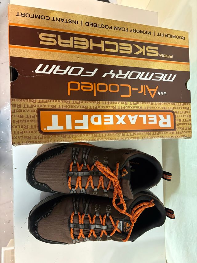 Zapatillas Skechers Marrón y Naranja