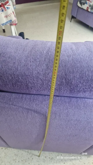 Sillón individual morado de tela