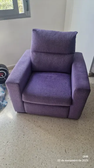 Sillón individual morado de tela