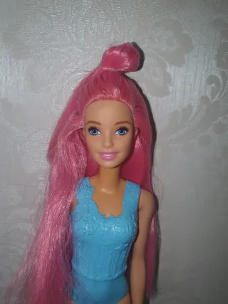 Barbie con capelli rosa