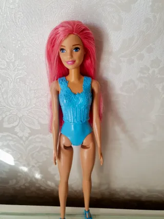 Barbie con capelli rosa