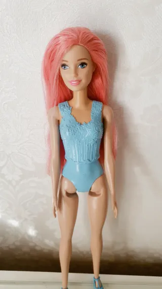 Barbie con capelli rosa