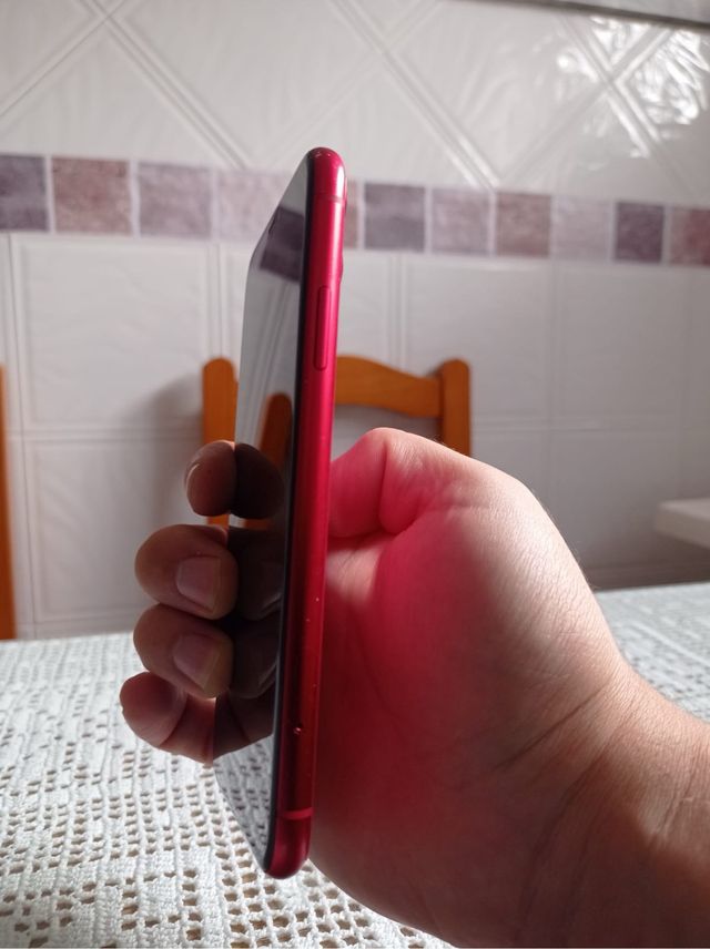 iPhone 11 64GB Rojo