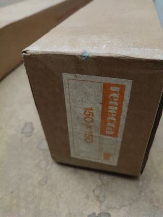 Pantalla de proyección con trípode