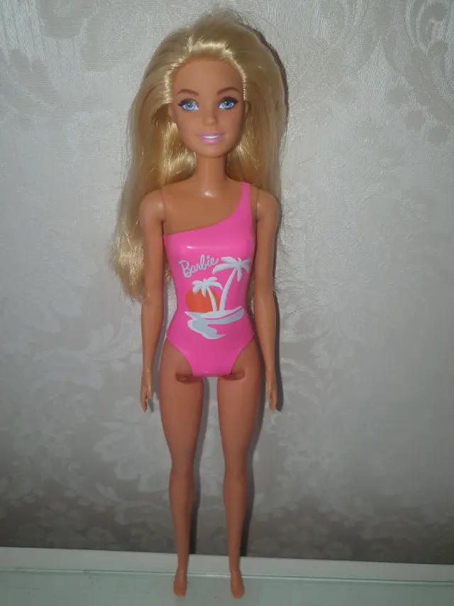 Bambola Barbie costume da bagno rosa