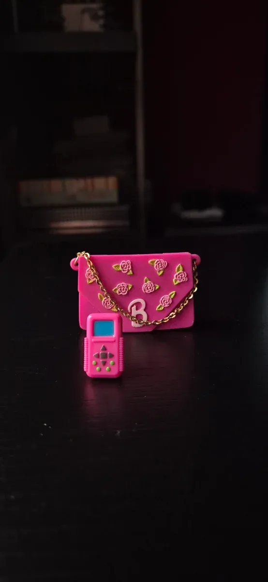 Bolso & bálsamo labial + consola Barbie
