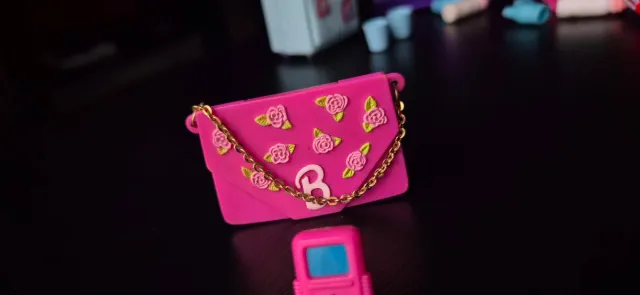 Bolso & bálsamo labial + consola Barbie