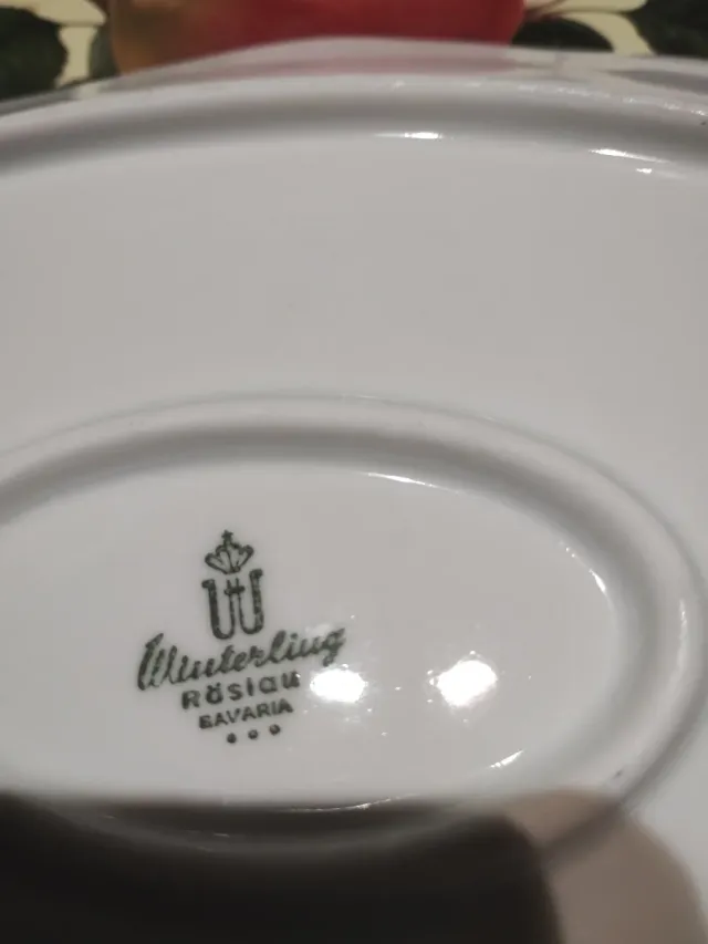 Vassoio in porcellana con margherite