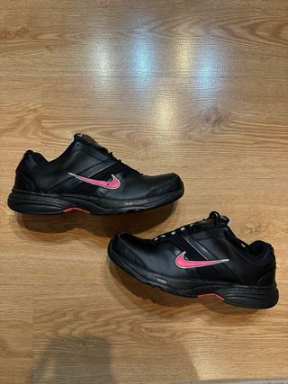 Zapatillas Nike Negras y rosas Talla 39-40