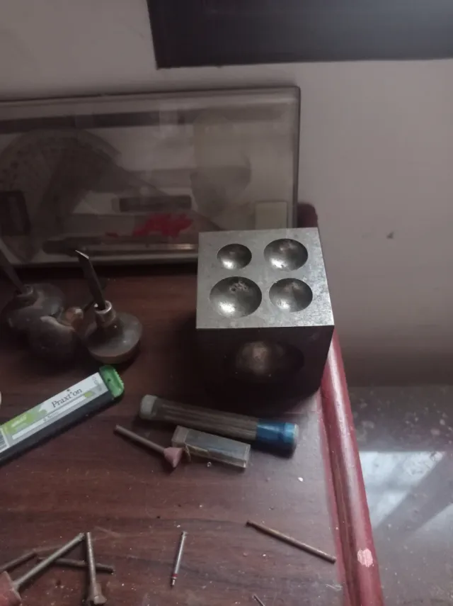 Bloque de fundición para joyero