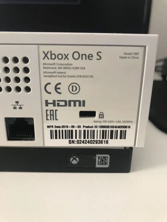 Xbox One S 1TB con caja