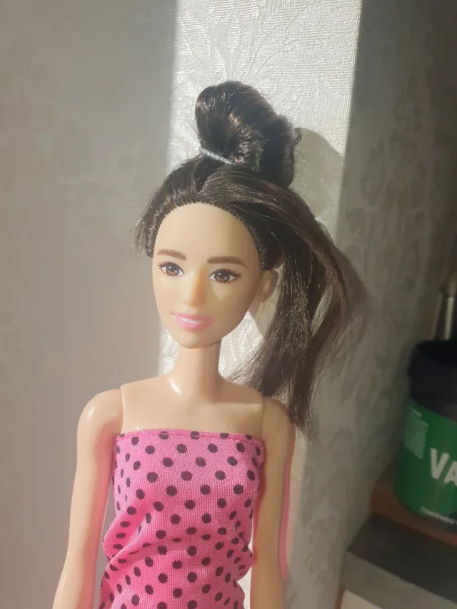 Barbie con vestito a pois